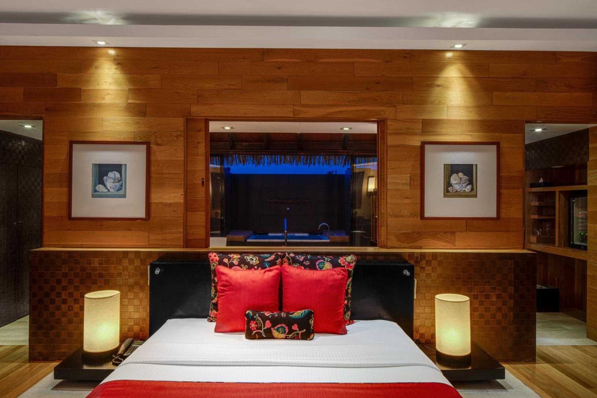 Honeymoon Villa with Private Pool & Jacuzzi